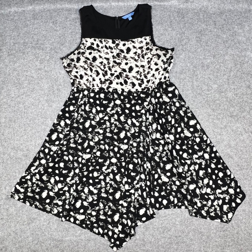 Simply Vera Vera Wang Women XL Black White Abstract Print Handkerchief Hem Dress